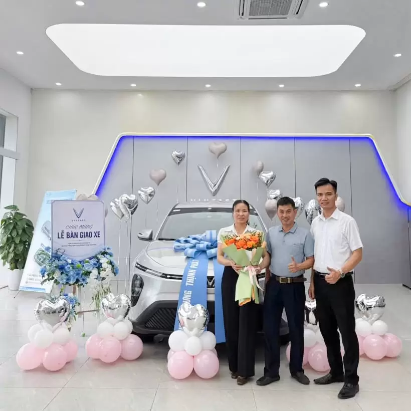 701799489 122115879956984098 7828061876337552507 N - Khách hàng nhận xe tháng 8/2026 tại VinFast Hưng Thịnh Phát - VinFast Hưng Thịnh Phát