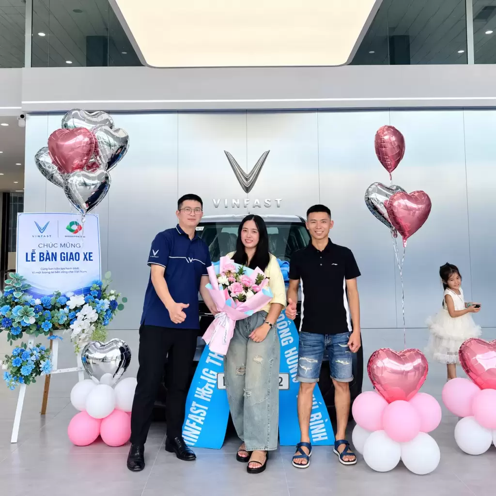 Nguyen Thi Thanh Nhan VF3 - Khách hàng nhận xe tháng 9/2026 tại VinFast Hưng Thịnh Phát - VinFast Hưng Yên Khách hàng Nguyễn Thị Thanh Nhàn rạng rỡ nhận bàn giao xe VinFast VF 3